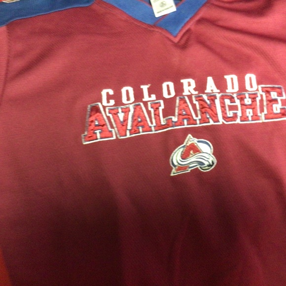 COLORADO Avalanche boys jersey - Picture 2 of 4